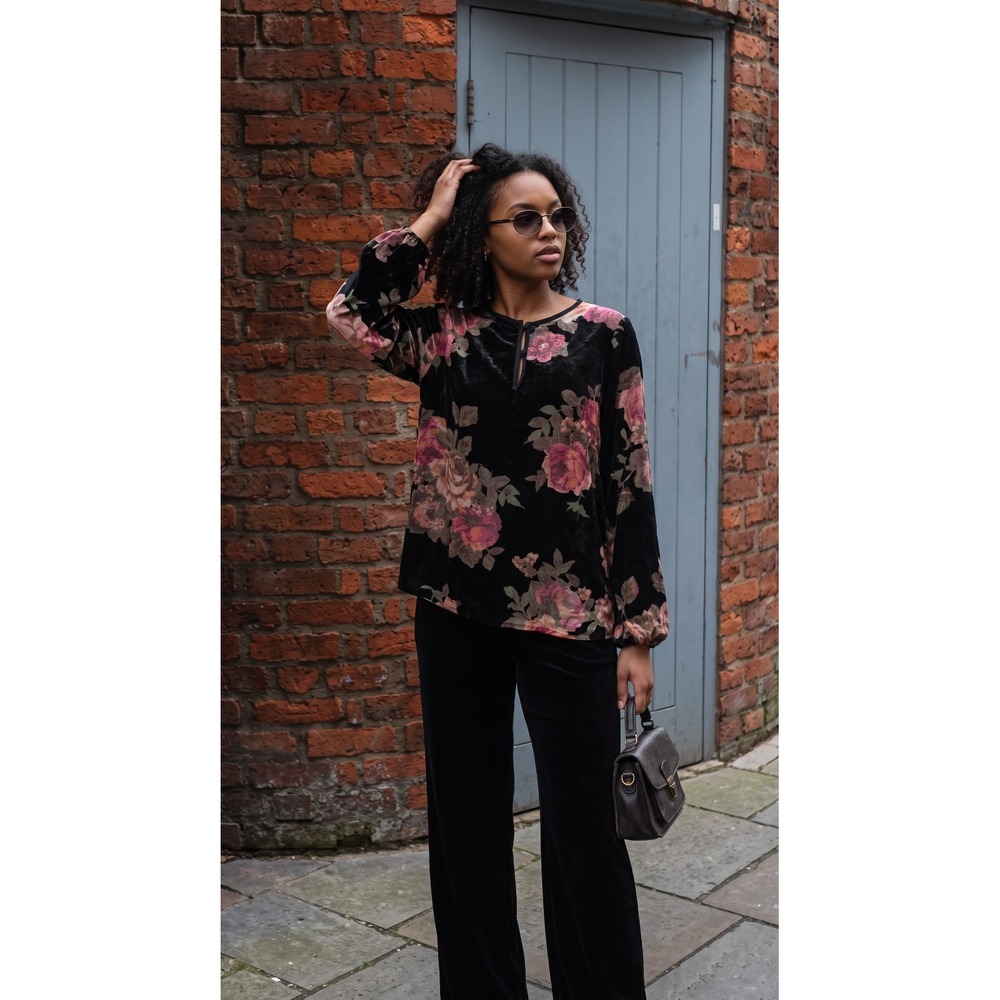 Karen Kane Women's Black Floral Velvet Burnout Long Bell Sleeve Size M